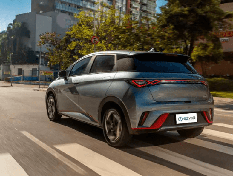 Seguro para carros elétricos: coberturas especiais e como economizar